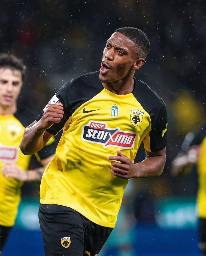 记者：墨西哥俱乐部有意租借马夏尔，但球员拒绝接受任何降薪条件