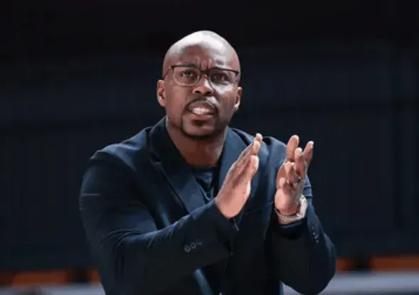 五星体育-米切尔:徐昕&李祥波&郭艾伦等人受伤,潜力赛甚至凑不到人